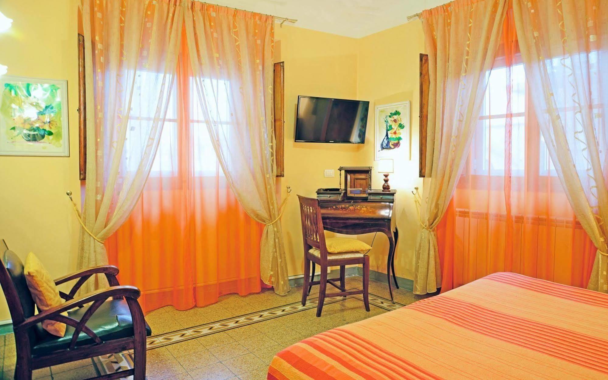 Sani Tourist House Hotel Флоренция Екстериор снимка